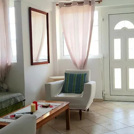 Daire Elegant Greek In Old Town *